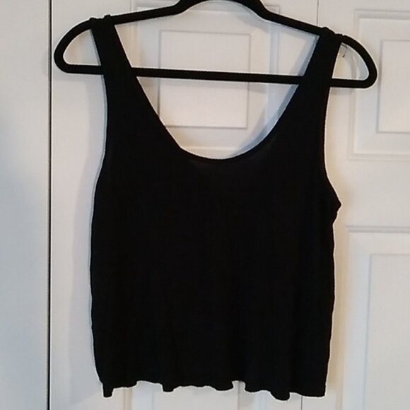 Top - Picture 2 of 3